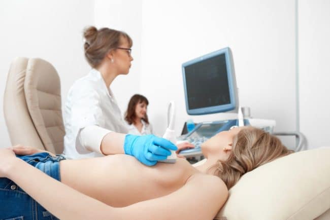 Comment se passe la reconstruction mammaire après une mastectomie 